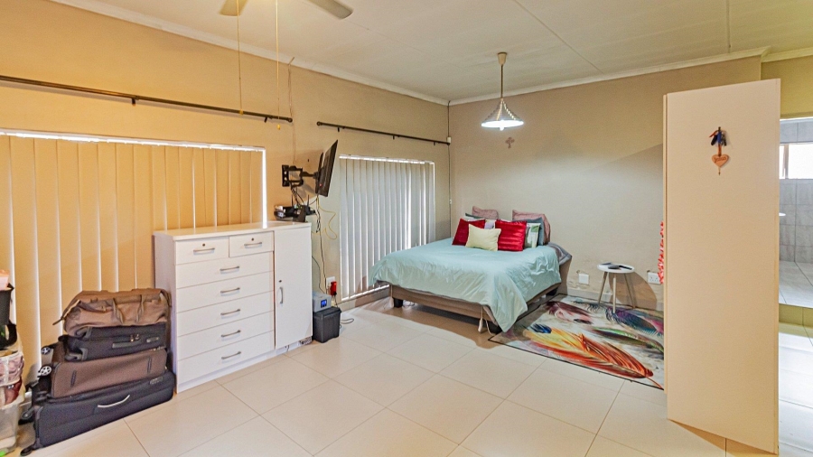 4 Bedroom Property for Sale in Alberante Gauteng