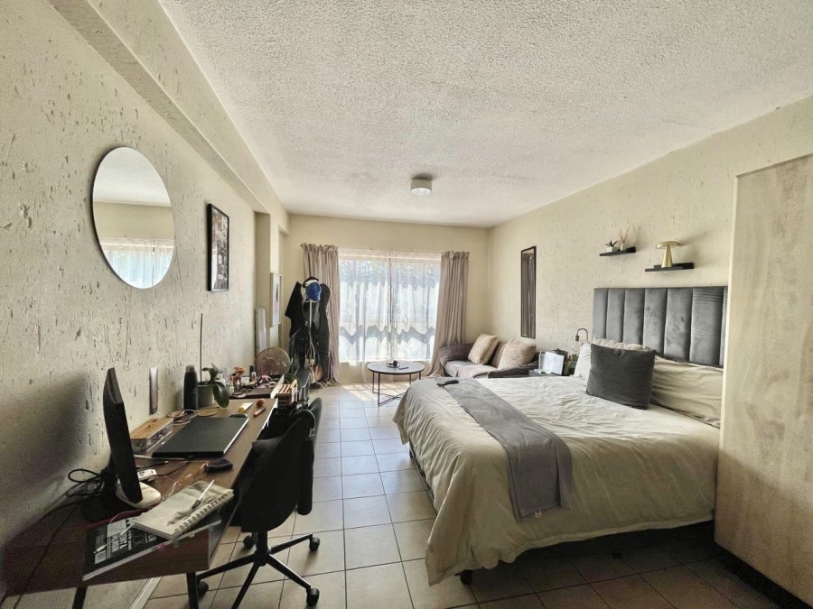 0 Bedroom Property for Sale in Hillcrest Gauteng