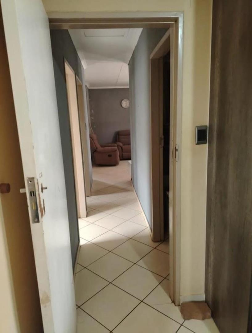 To Let 3 Bedroom Property for Rent in Rosslyn Gauteng