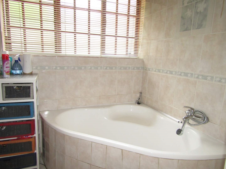 5 Bedroom Property for Sale in Sunningdale Gauteng