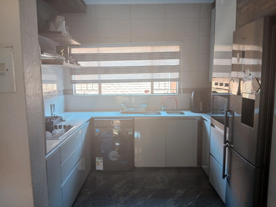 2 Bedroom Property for Sale in Edleen Gauteng