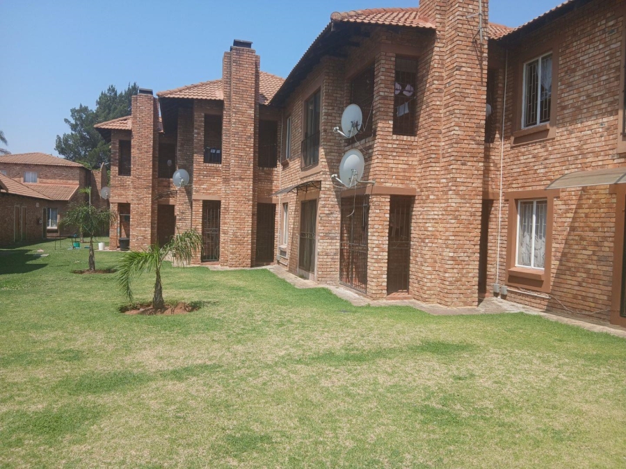 2 Bedroom Property for Sale in Edleen Gauteng