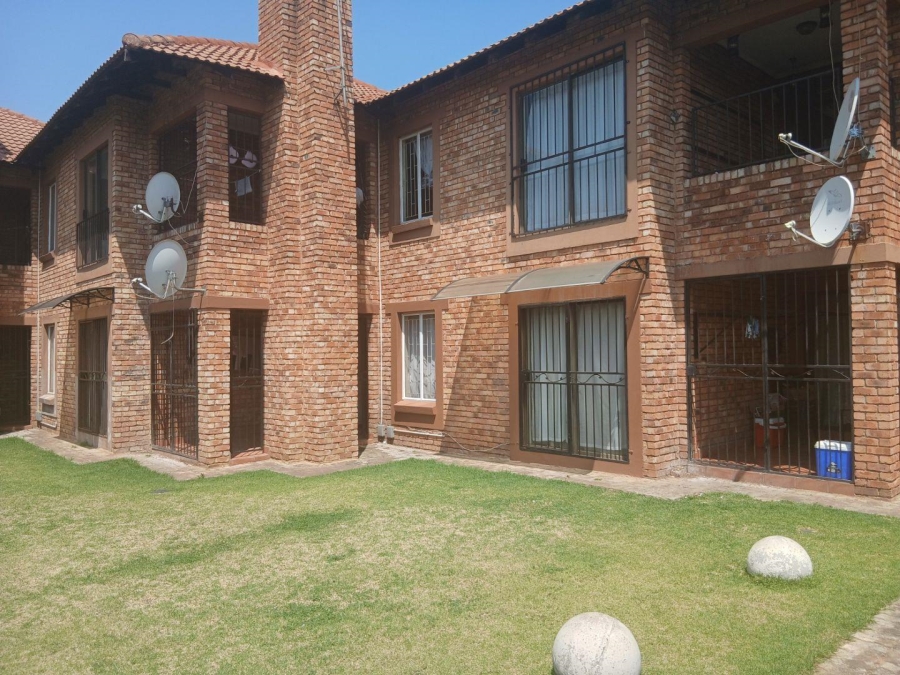 2 Bedroom Property for Sale in Edleen Gauteng