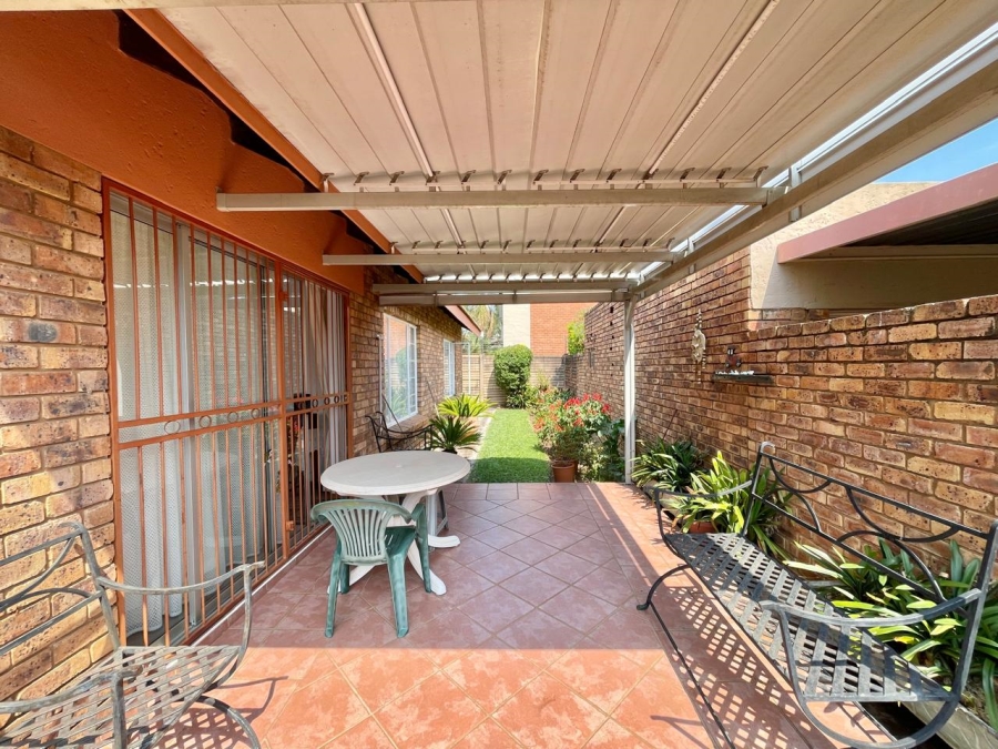 3 Bedroom Property for Sale in Theresa Park Gauteng