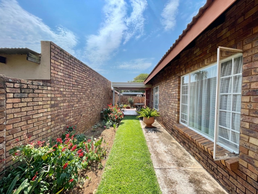 3 Bedroom Property for Sale in Theresa Park Gauteng