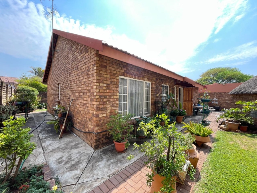 3 Bedroom Property for Sale in Theresa Park Gauteng