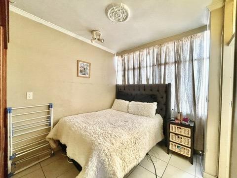 1 Bedroom Property for Sale in Gezina Gauteng