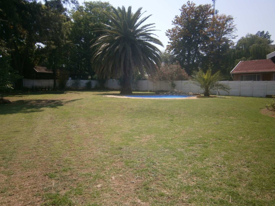 To Let 4 Bedroom Property for Rent in Brackenhurst Gauteng