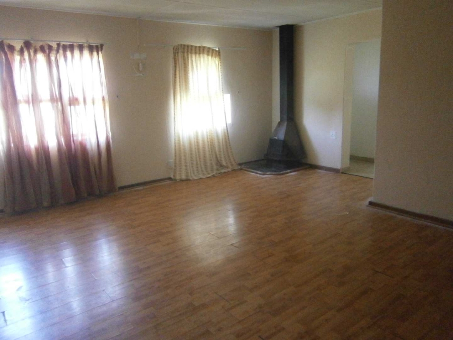 To Let 4 Bedroom Property for Rent in Brackenhurst Gauteng