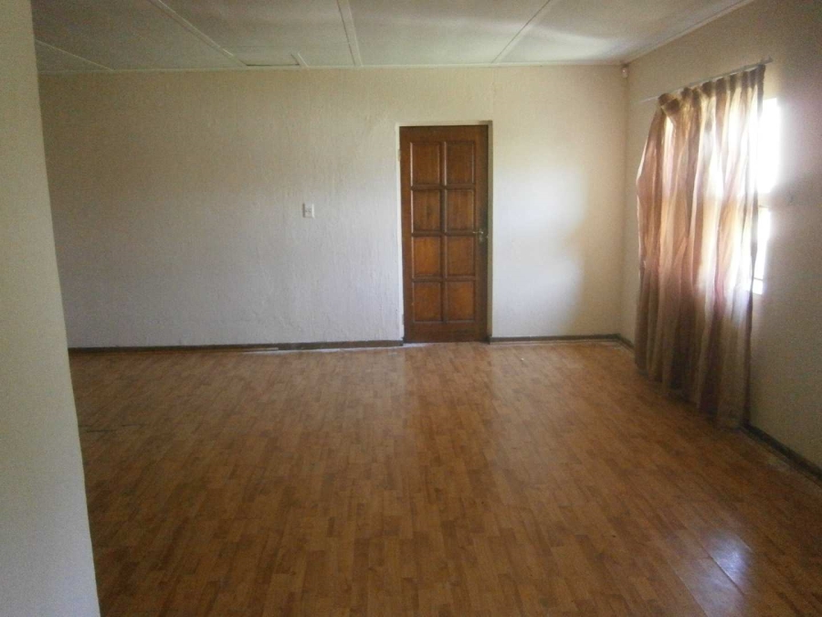 To Let 4 Bedroom Property for Rent in Brackenhurst Gauteng