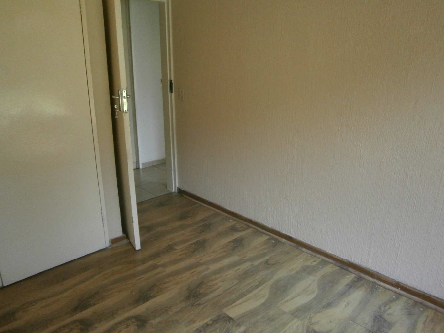 To Let 4 Bedroom Property for Rent in Brackenhurst Gauteng