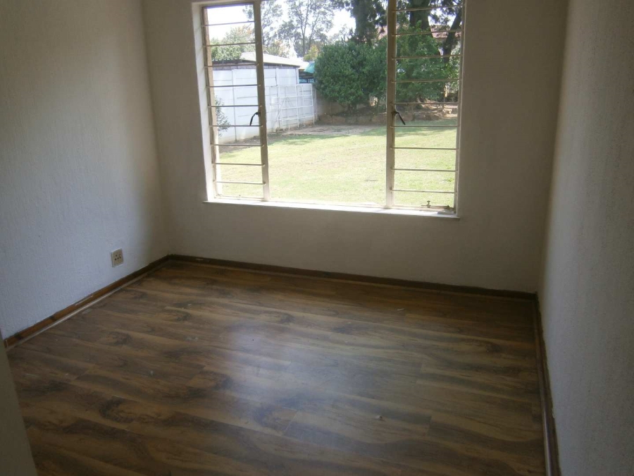 To Let 4 Bedroom Property for Rent in Brackenhurst Gauteng