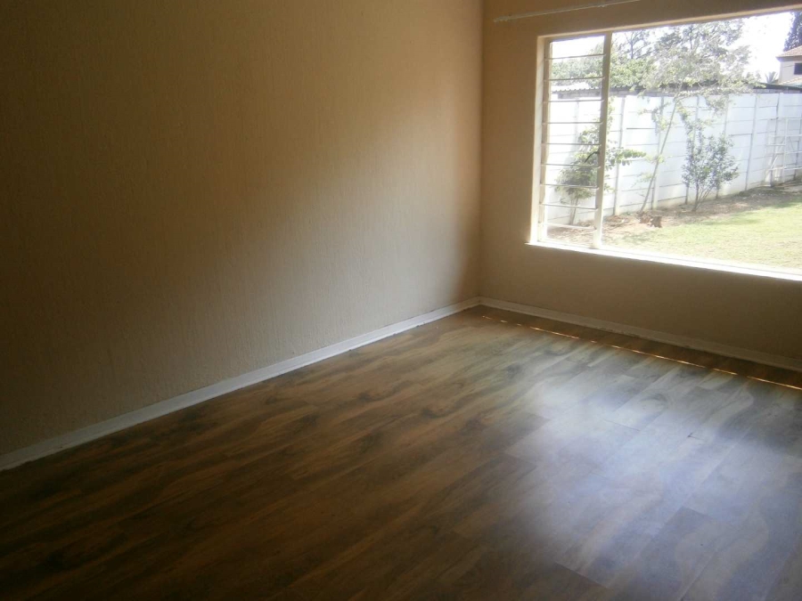 To Let 4 Bedroom Property for Rent in Brackenhurst Gauteng