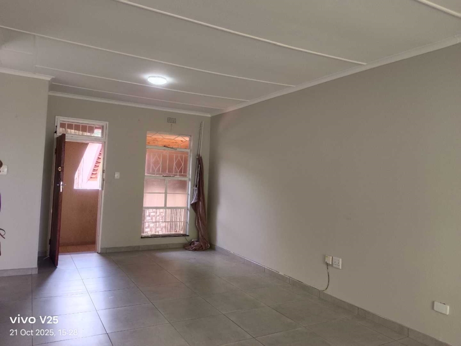 To Let 2 Bedroom Property for Rent in Brackenhurst Gauteng