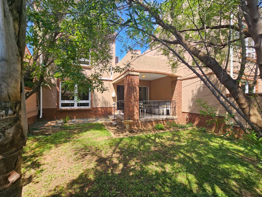 To Let 3 Bedroom Property for Rent in Woodhill Estate Gauteng