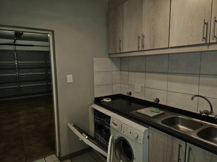 To Let 3 Bedroom Property for Rent in Woodhill Estate Gauteng