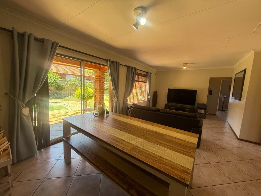 3 Bedroom Property for Sale in Radiokop Gauteng