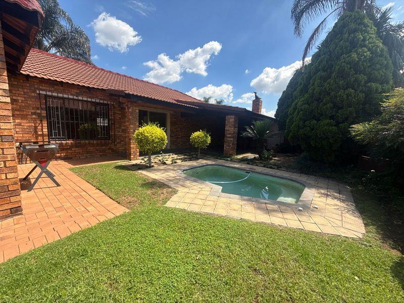3 Bedroom Property for Sale in Radiokop Gauteng