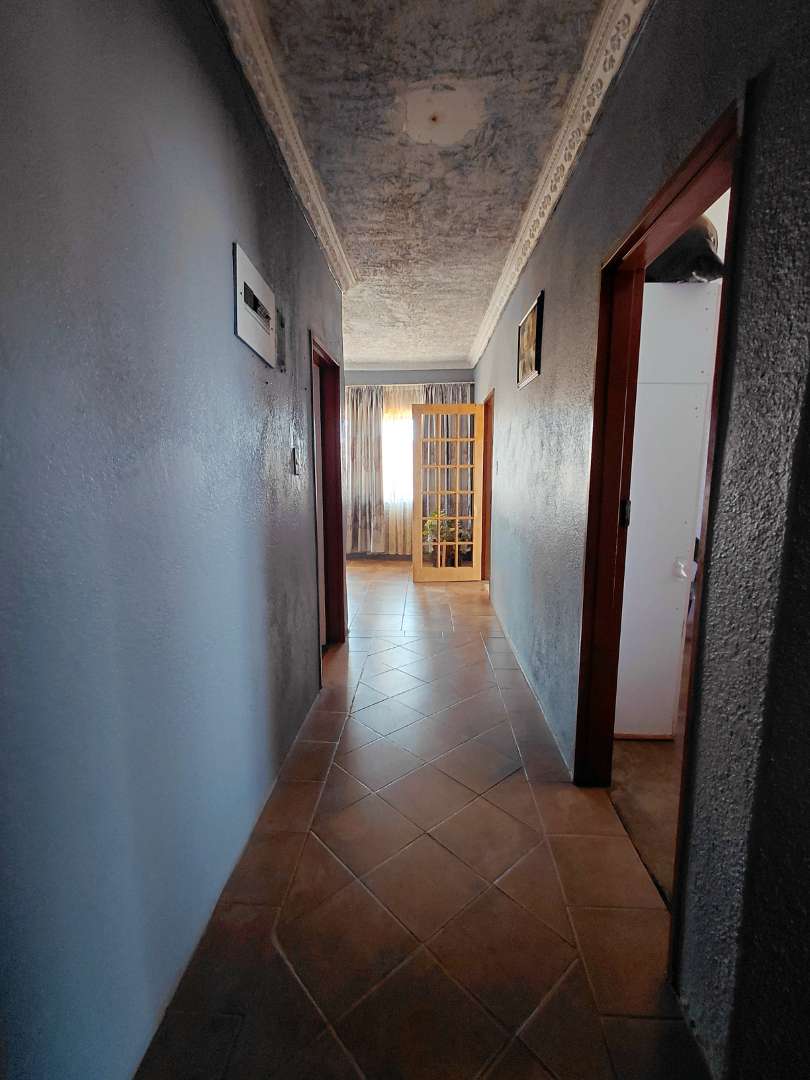 5 Bedroom Property for Sale in Stretford Gauteng