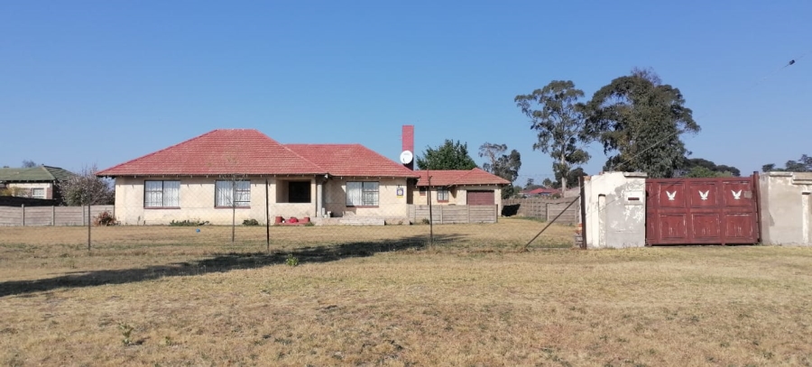 To Let 3 Bedroom Property for Rent in Dunnottar Gauteng