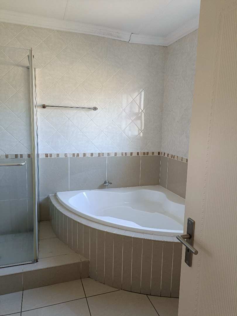 To Let 3 Bedroom Property for Rent in Montana Gauteng