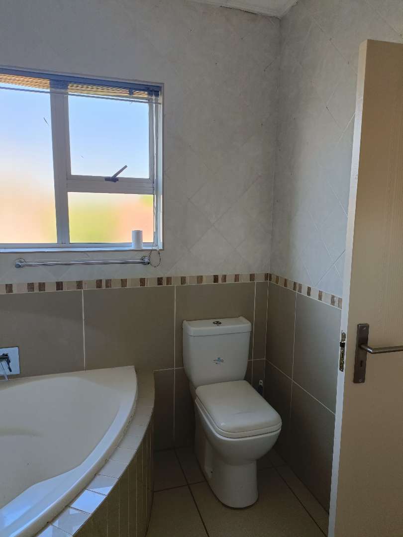 To Let 3 Bedroom Property for Rent in Montana Gauteng