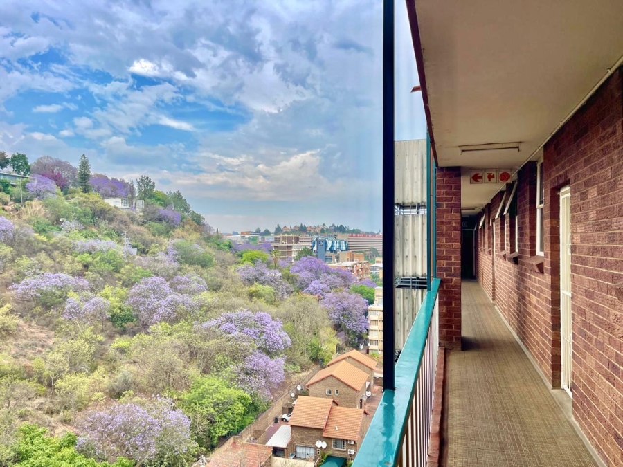 2 Bedroom Property for Sale in Gezina Gauteng