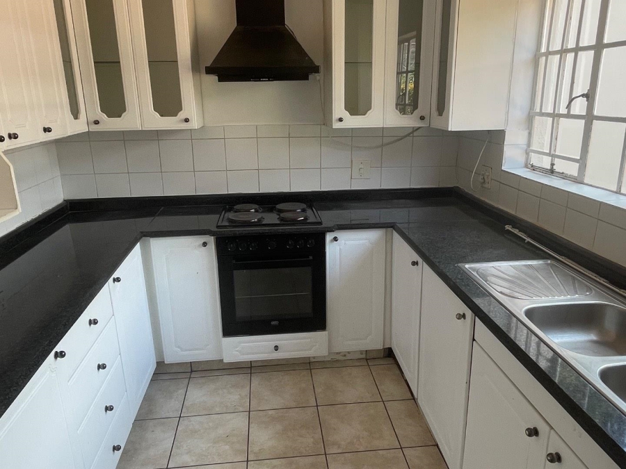 To Let 2 Bedroom Property for Rent in Sandown Gauteng