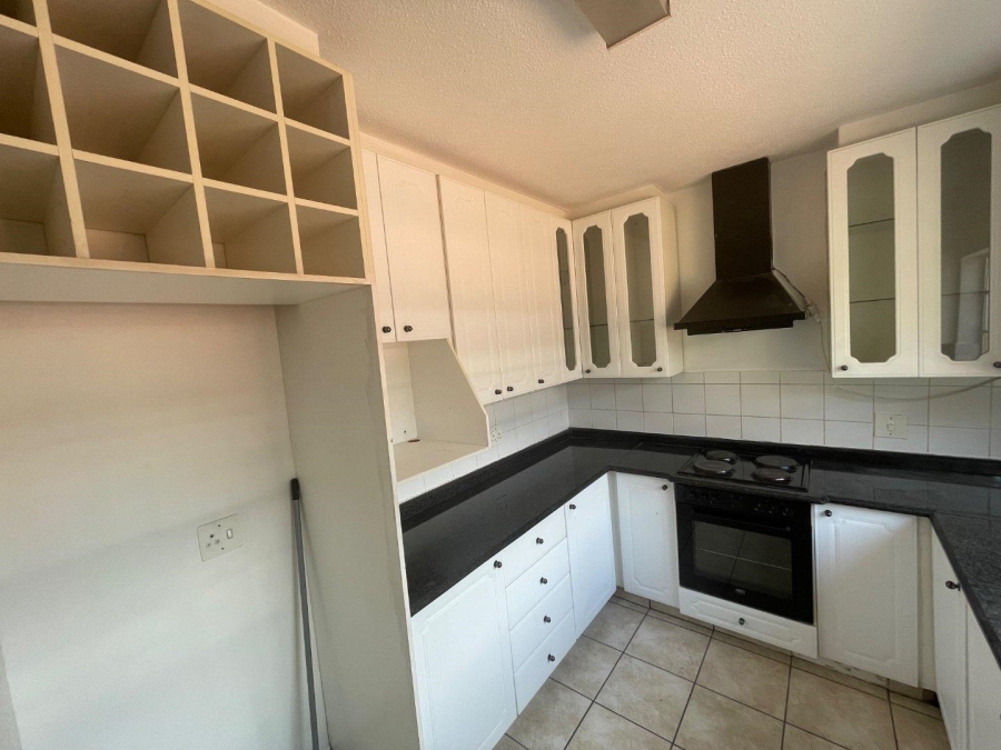 To Let 2 Bedroom Property for Rent in Sandown Gauteng