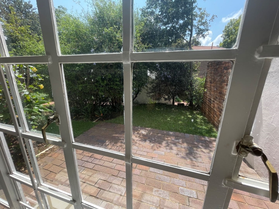 To Let 2 Bedroom Property for Rent in Sandown Gauteng