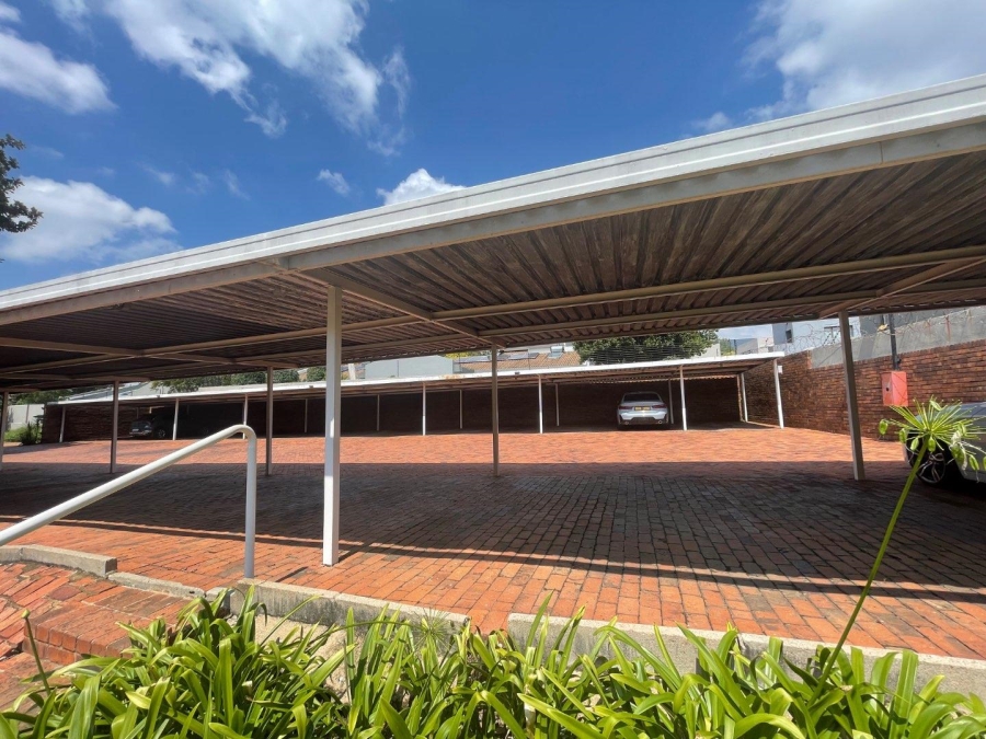 To Let 2 Bedroom Property for Rent in Sandown Gauteng