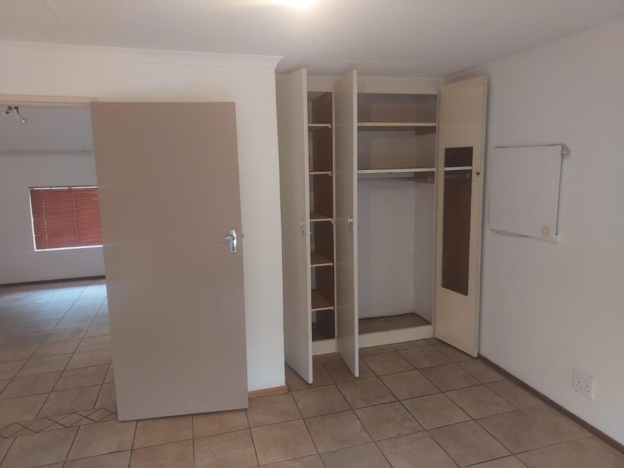 3 Bedroom Property for Sale in Val de Grace Gauteng