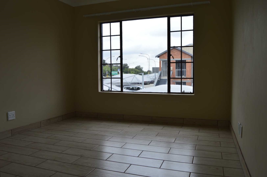 2 Bedroom Property for Sale in Birchleigh Gauteng
