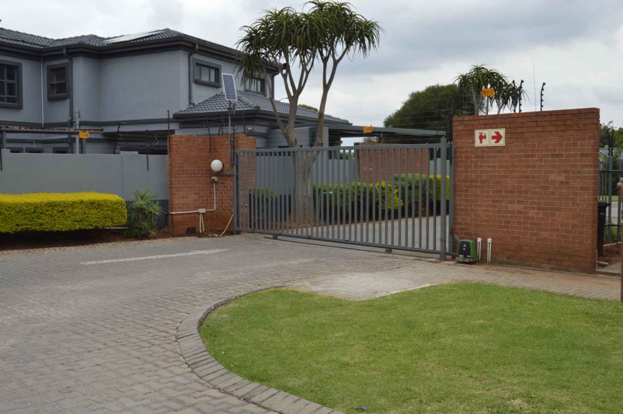 2 Bedroom Property for Sale in Birchleigh Gauteng