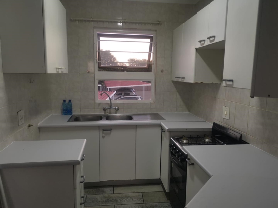 To Let 2 Bedroom Property for Rent in South Crest Gauteng