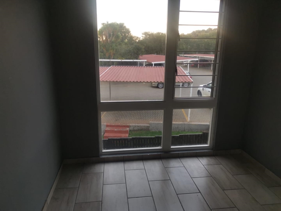 To Let 2 Bedroom Property for Rent in South Crest Gauteng