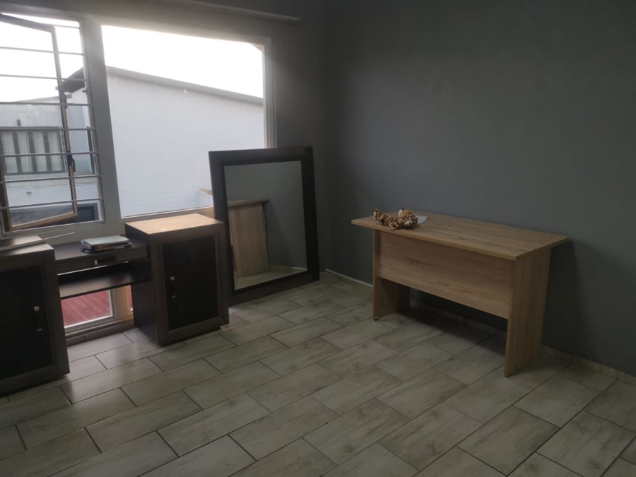 To Let 2 Bedroom Property for Rent in South Crest Gauteng