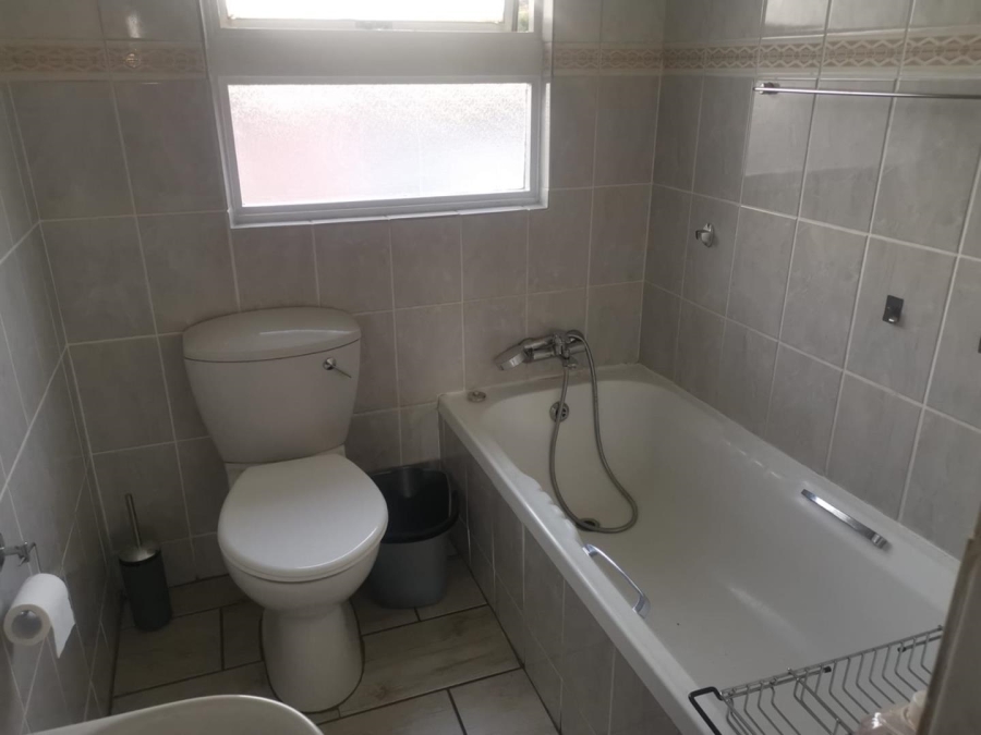 To Let 2 Bedroom Property for Rent in South Crest Gauteng