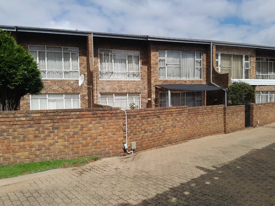 3 Bedroom Property for Sale in Brackendowns Gauteng