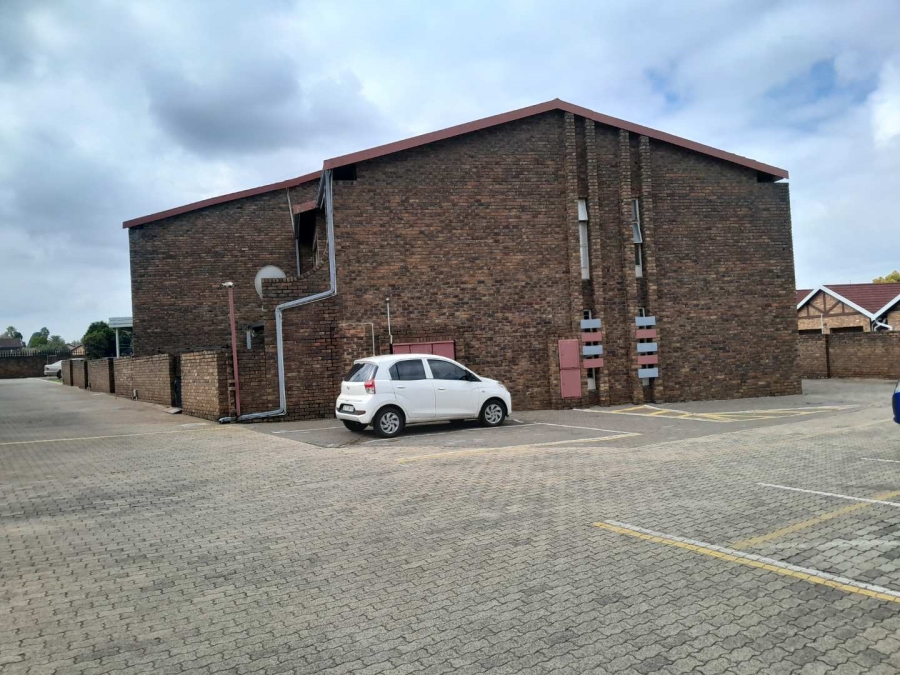 3 Bedroom Property for Sale in Brackendowns Gauteng