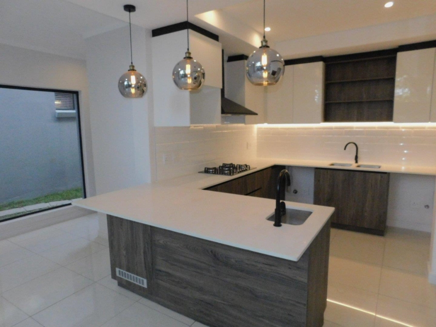 To Let 4 Bedroom Property for Rent in Bryanston Gauteng