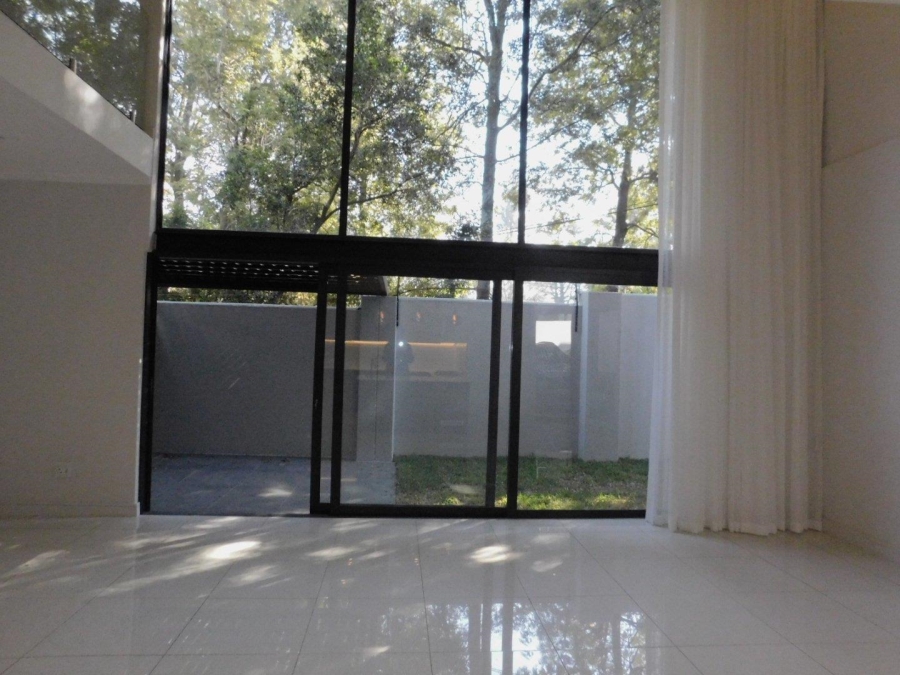 To Let 4 Bedroom Property for Rent in Bryanston Gauteng