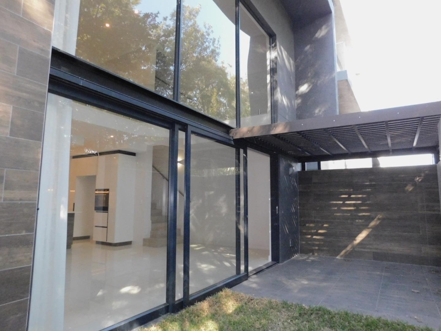 To Let 4 Bedroom Property for Rent in Bryanston Gauteng