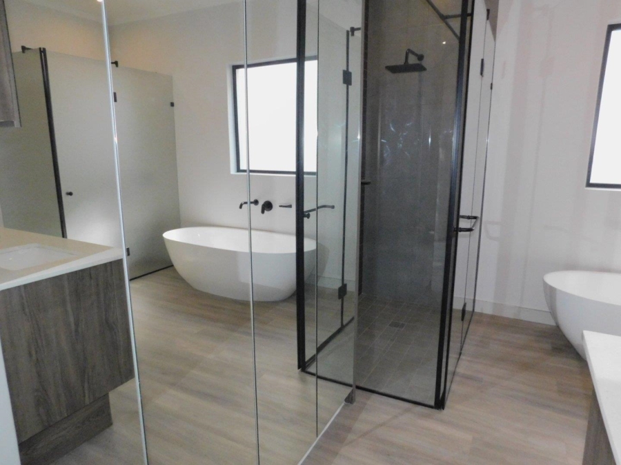 To Let 4 Bedroom Property for Rent in Bryanston Gauteng