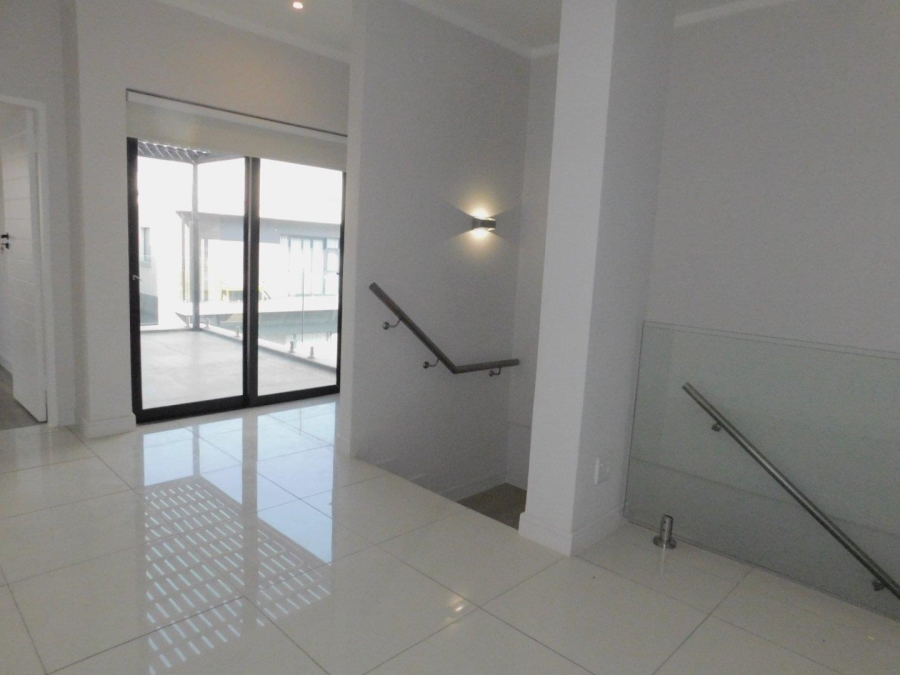 To Let 4 Bedroom Property for Rent in Bryanston Gauteng