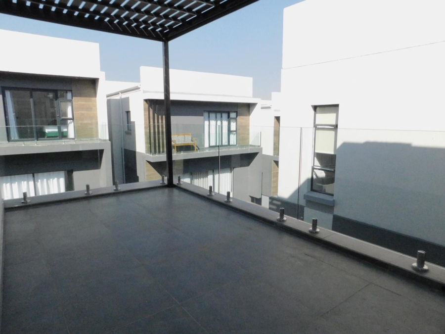 To Let 4 Bedroom Property for Rent in Bryanston Gauteng