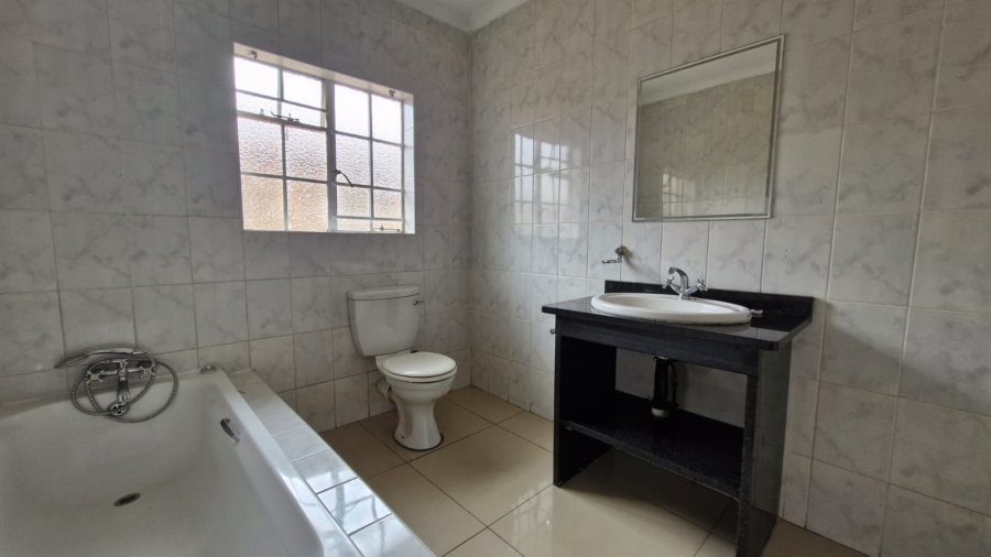 3 Bedroom Property for Sale in New Redruth Gauteng