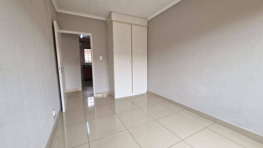 3 Bedroom Property for Sale in New Redruth Gauteng