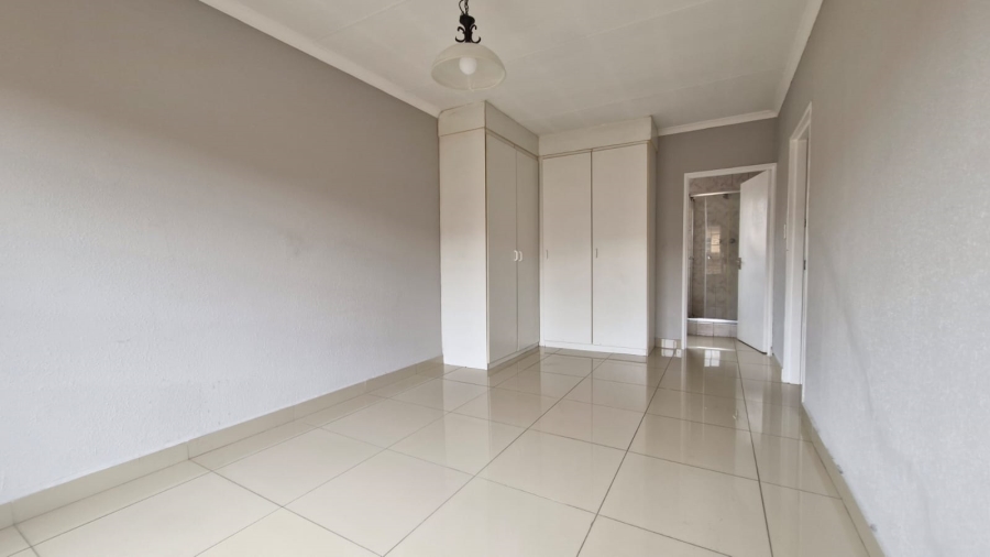 3 Bedroom Property for Sale in New Redruth Gauteng