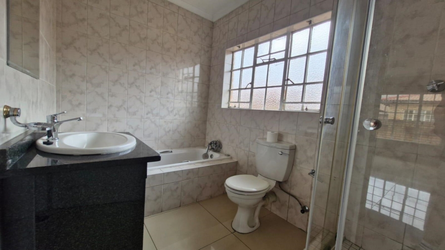 3 Bedroom Property for Sale in New Redruth Gauteng